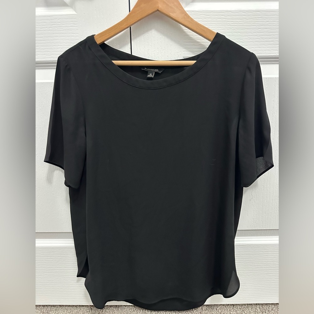 Banana Republic Black Short-Sleeve Round-Neck Blouse
